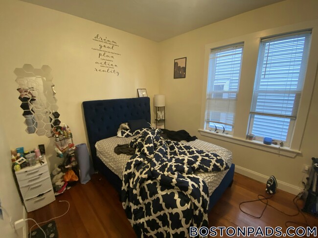 Building Photo - 1085 Dorchester Ave