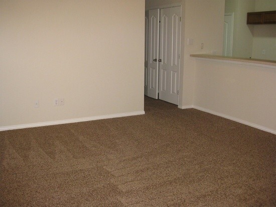 Building Photo - ROBIN213-15