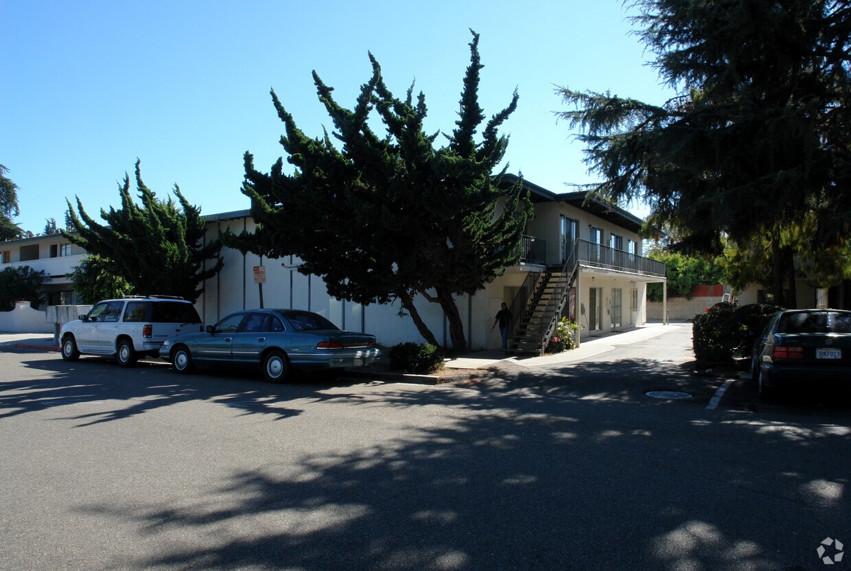 Building Photo - La Concha