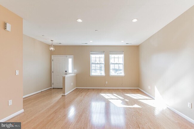 Foto del edificio - 4461 Driftwood Dr