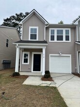 Building Photo - 210 Barnwood Ln