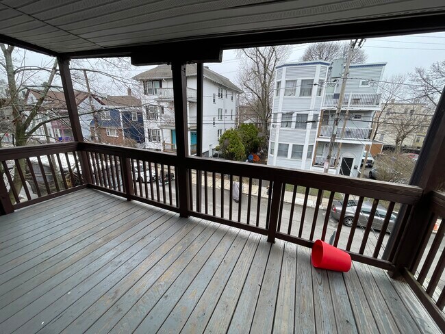 Building Photo - 46 Wildwood St