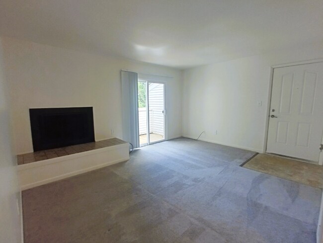 Foto del edificio - 600 Reusens Rd