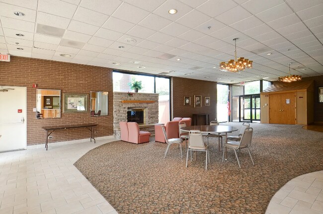 Building Photo - 6340 Americana Dr