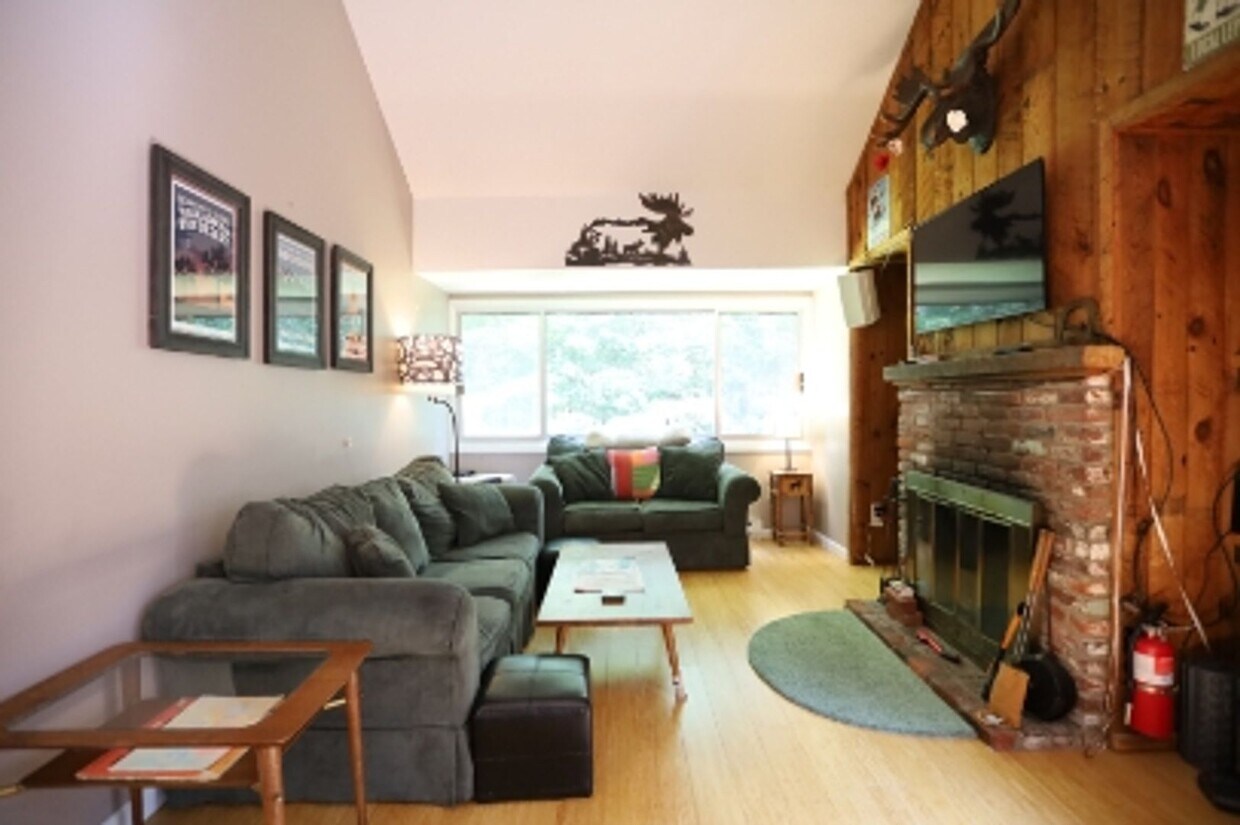 Primary Photo - $1,900/mo 3 Bed Condo in Waterville Estates