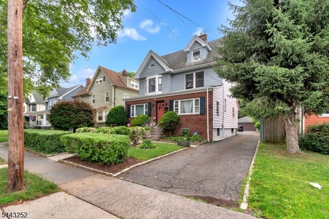 Foto del edificio - 558 Argyle Ave