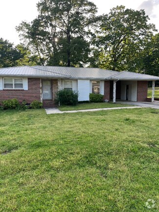 Building Photo - 1300 Sherwood Dr