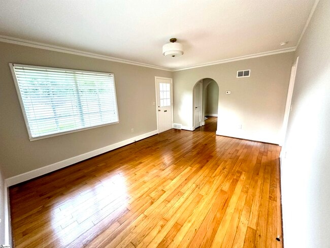 Building Photo - 600 University Ridge