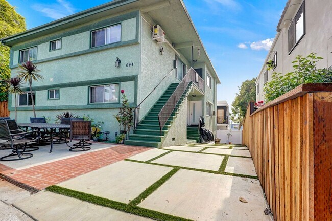 Building Photo - 644 Pier Ave
