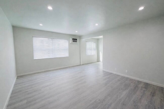 Living room - 15247 Acre St