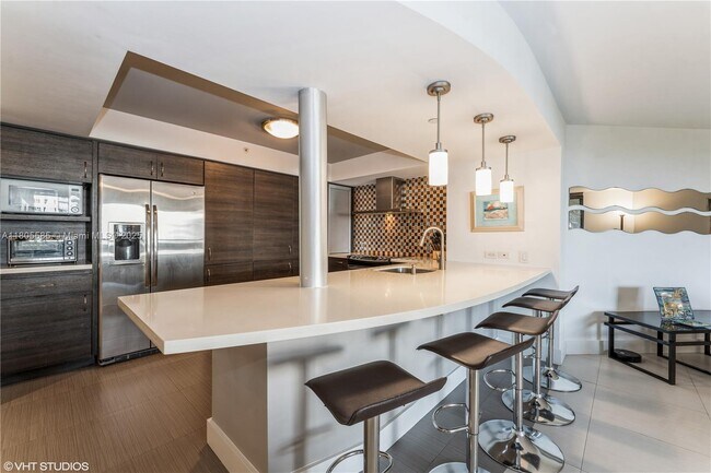 Foto del edificio - 170 Ocean Ln Dr