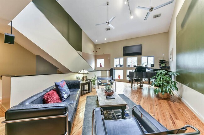 Foto del edificio - 925 Robin St