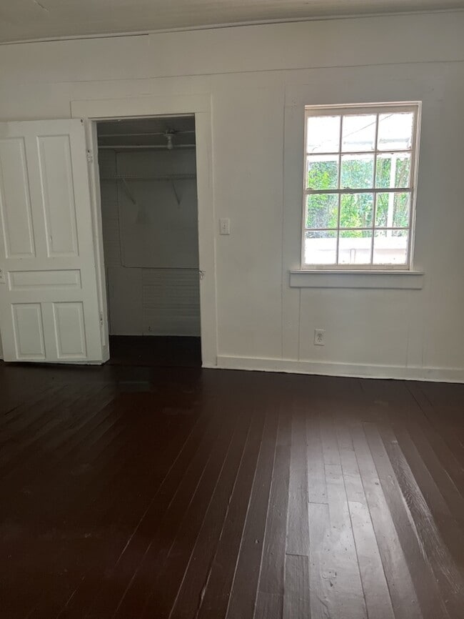 Foto del edificio - 219 Crest Ln