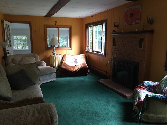 Living Room - 44 Steep Hill Ln