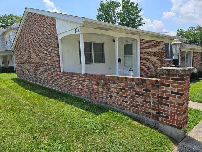 Foto del edificio - 121 E South St