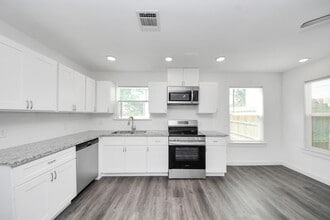 Building Photo - 8125 Laura Koppe Rd