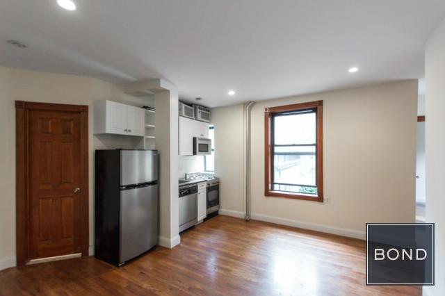 Primary Photo - 27 1/2 Morton St