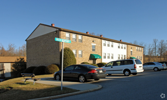 Building Photo - Garrison Forest Apartments