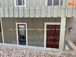 Building Photo - 695 Manhattan Dr