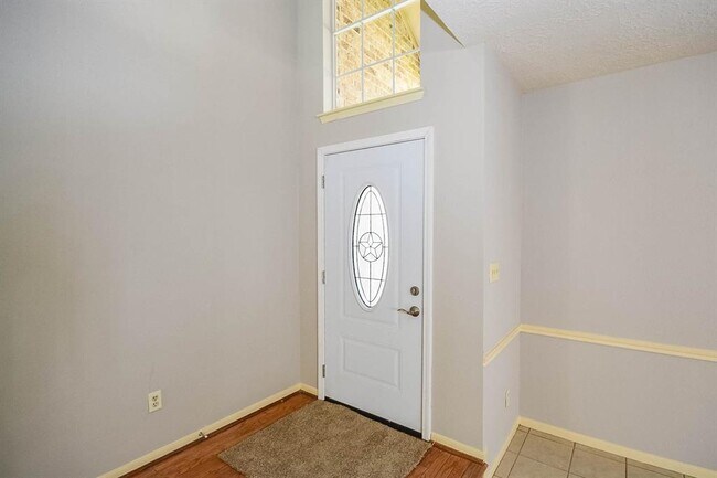 Building Photo - 16427 Elmwood Point Ln