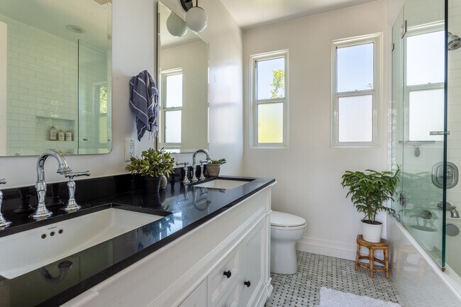 Foto del edificio - 1735 Bryn Mawr Ave