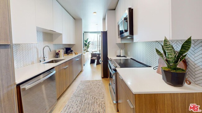 Foto del edificio - 13900 Panay Way