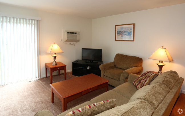 2 Bedroom 1.5 Bath Furnished - Townhouse East