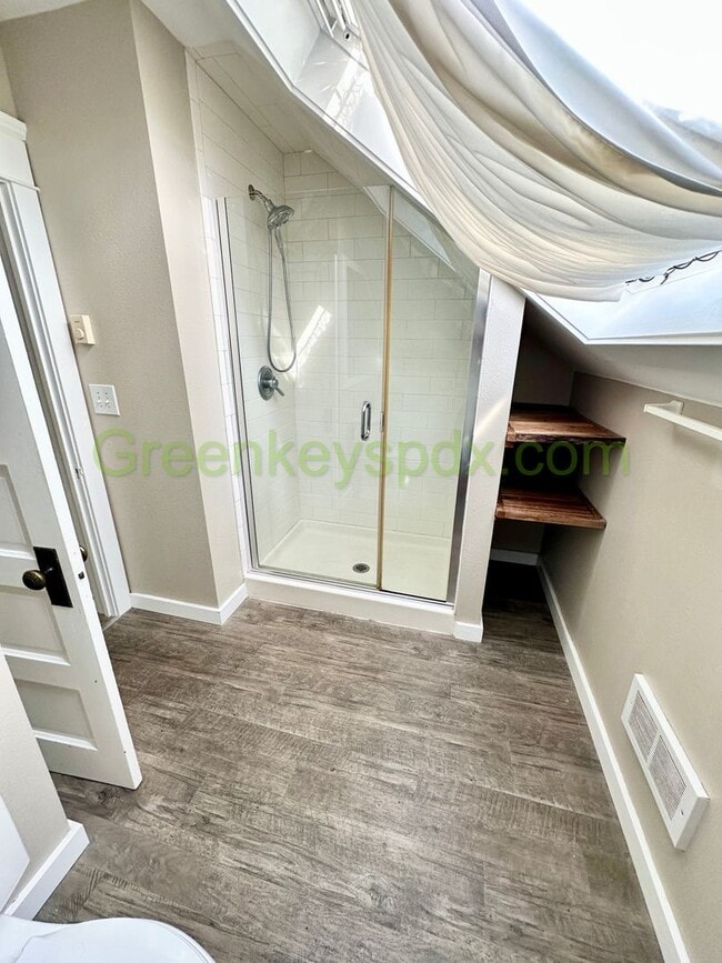 Photo - Gorgeous 1 Bedroom 1 Bath Top Floor Unit in Goose Hollow House