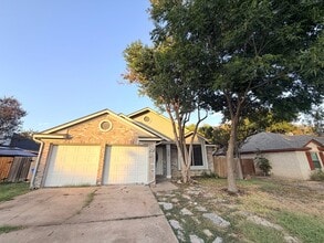 Building Photo - 1008 Settlers Valley Dr