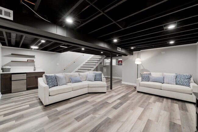 Foto del edificio - 5641 W 64th St
