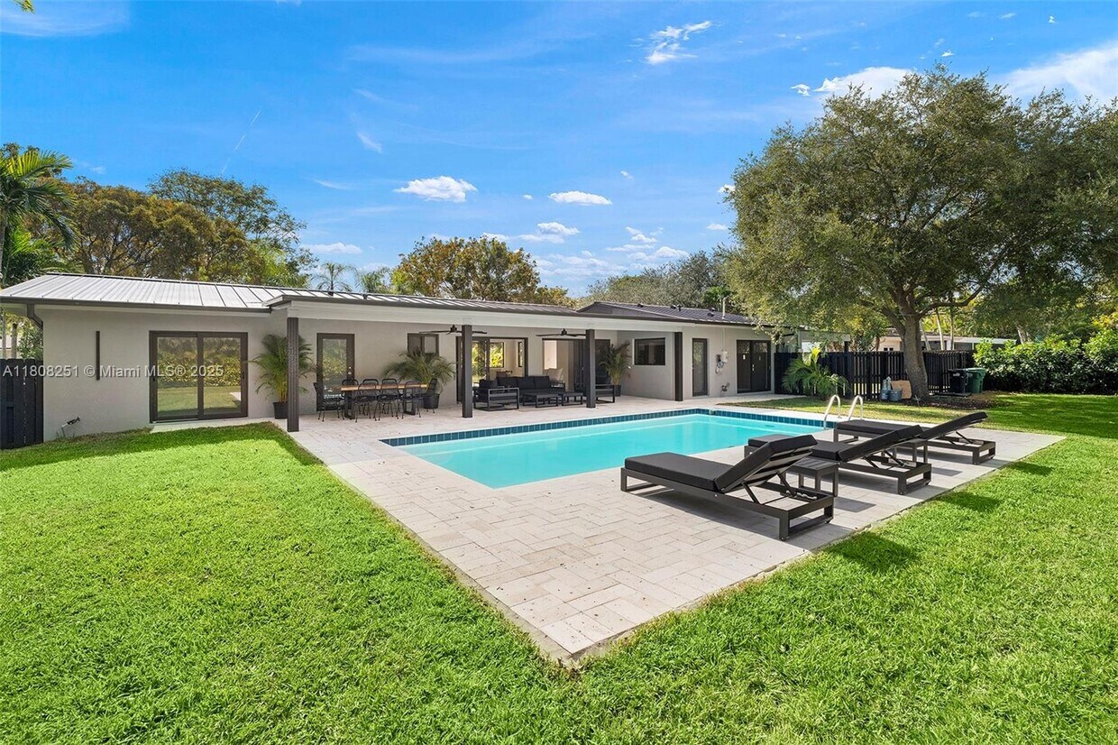 Foto principal - 7445 SW 128th St