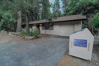 Building Photo - 418 Agate Rd