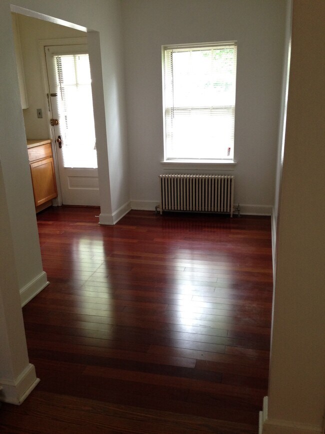 Dining Room - 203 N Martin Luther King Jr Ave