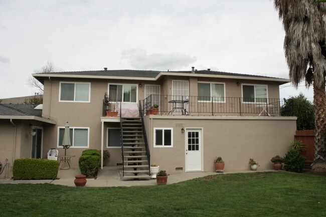 Building Photo - 1136 Starbird Cir