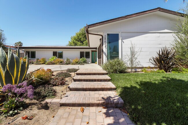 Building Photo - 28605 Golden Meadow Dr