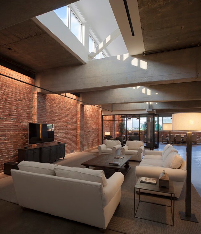 Foto del edificio - 1508 Grand Blvd