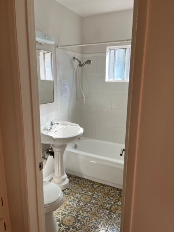 Foto del edificio - 318 W Ramona Rd