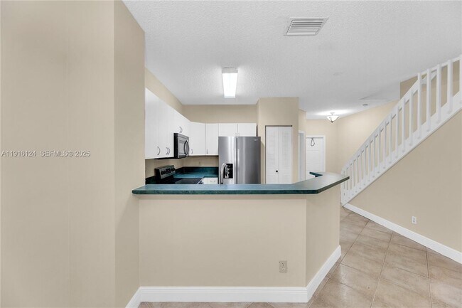 Foto del edificio - 304 SW 120th Ave