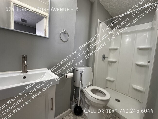 Foto del edificio - 624 Forest Rose Ave