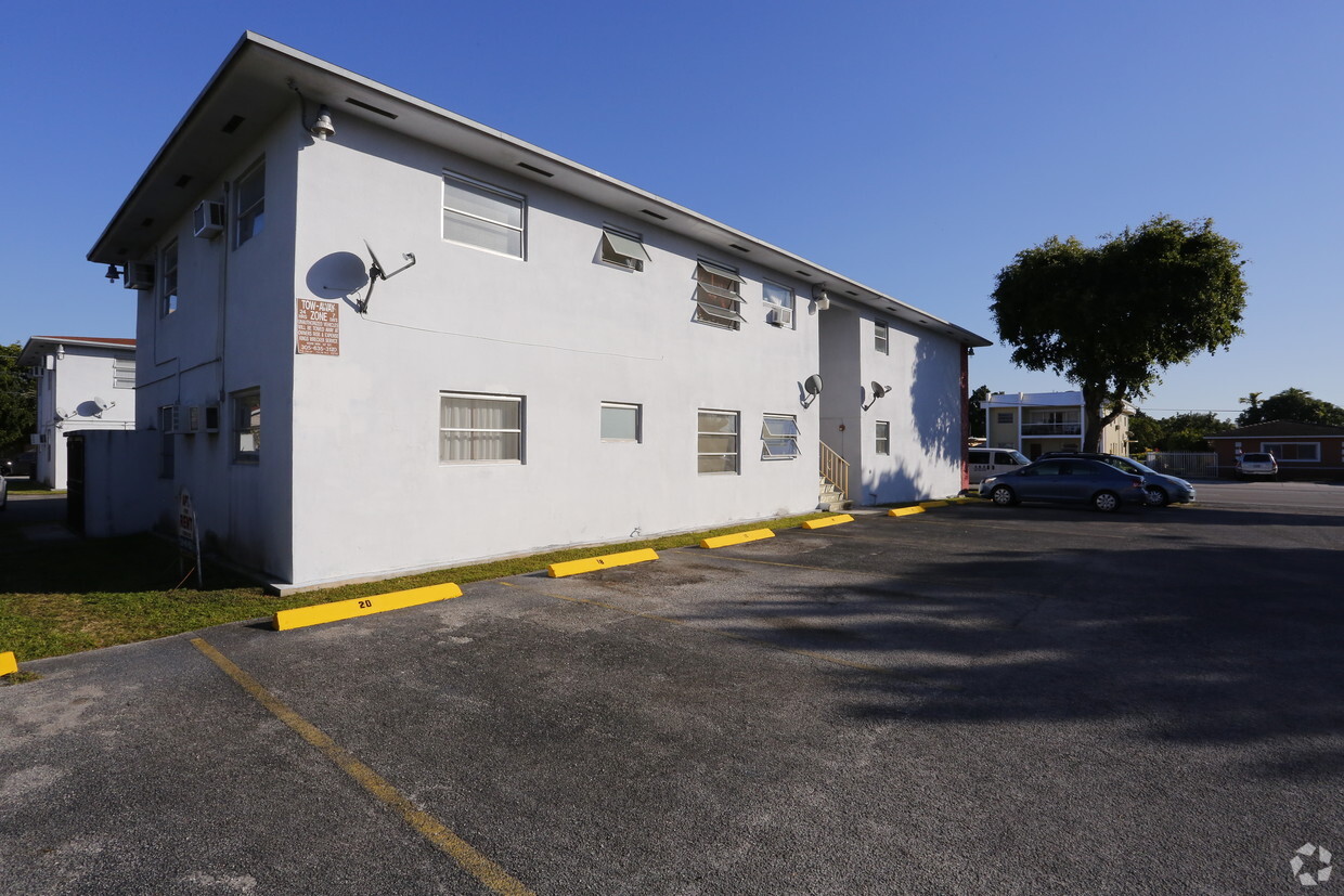 3255 W Flagler St. - 3255 W Flagler St