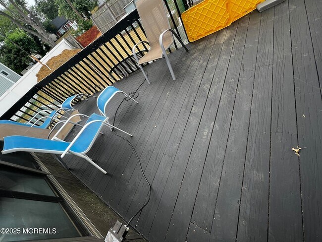 Foto del edificio - 1000 Woodgate Ave