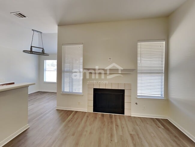 Building Photo - 110 Pony Cv