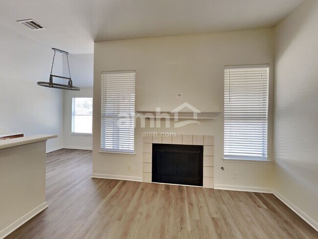 Foto del edificio - 110 Pony Cv