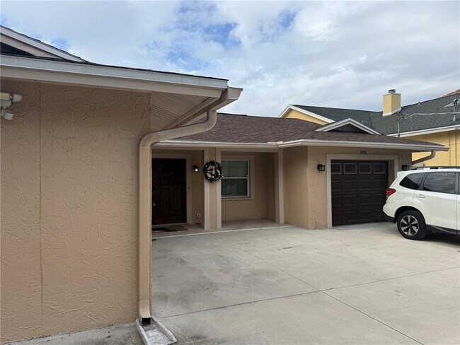 Foto del edificio - 4410 Waltham Ave