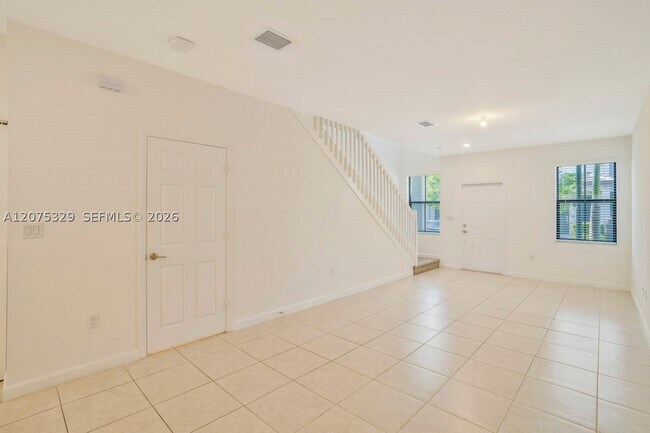 Foto del edificio - 1636 SW 29th St