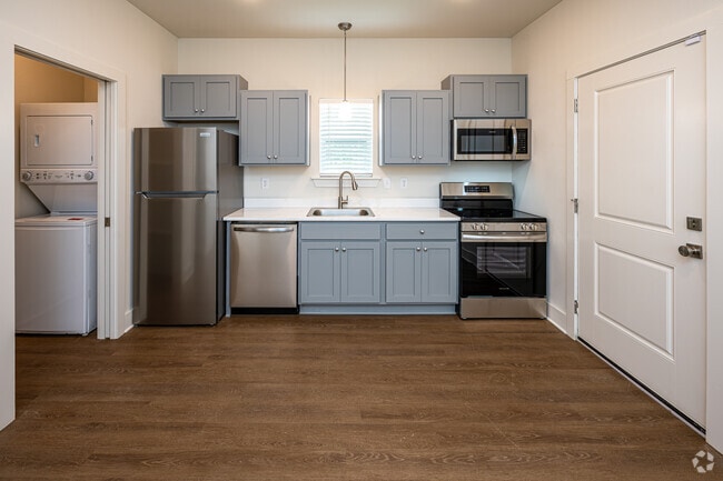 1BR, 1BA - 499SF - Kitchen - Solo Brightside
