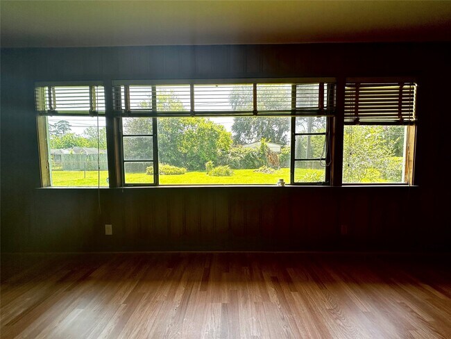 Foto del edificio - 5210 Stuyvesant Ln