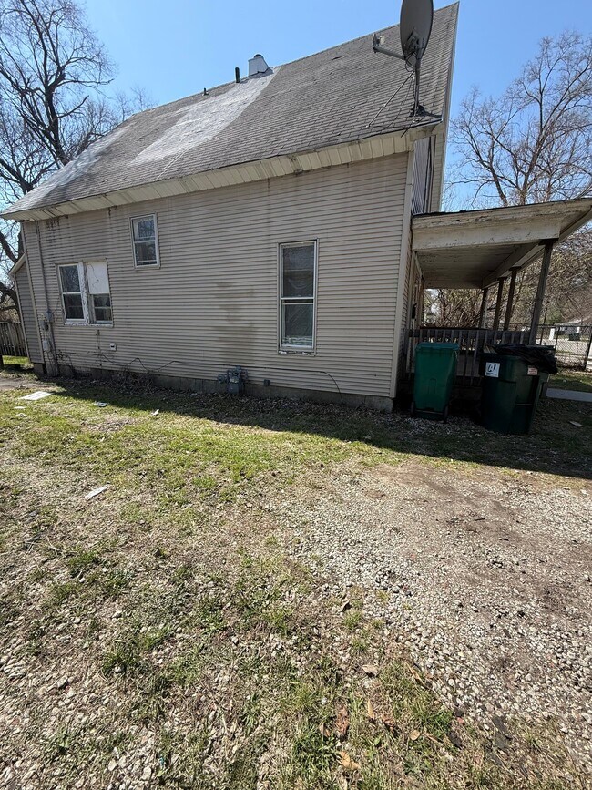 Foto del edificio - 767 E Whitmer St