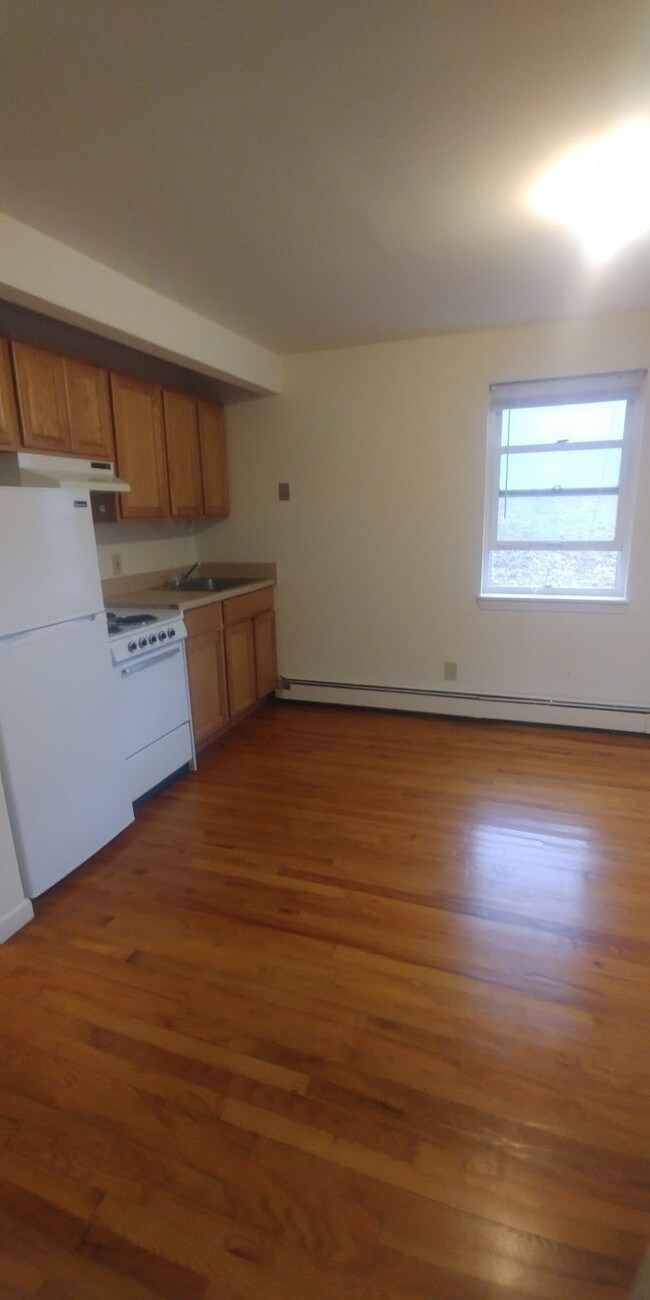 Building Photo - Hunns Lake Road LLC - 2C