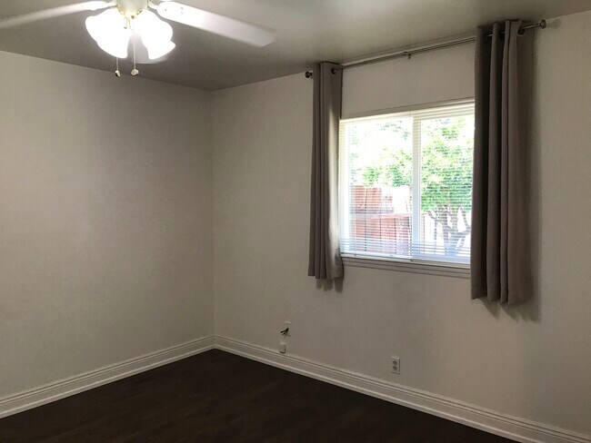 Dormitorio 1 - 921 Sherman Oaks Dr